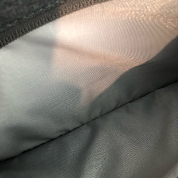 Oiwas Messenger Bag - Picture 11 of 16